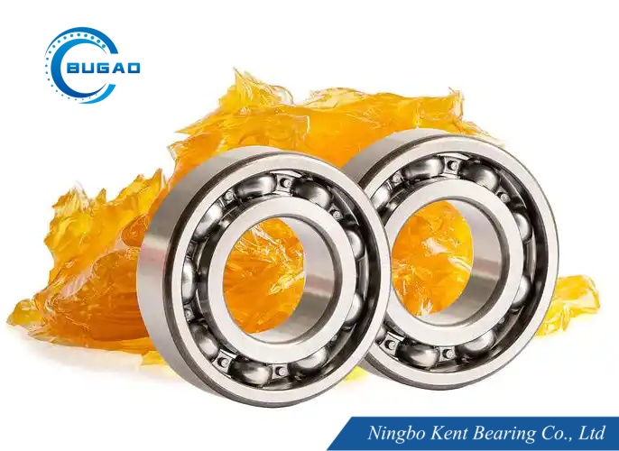 Why should bearing lubricating oil be added in a measured quantity？